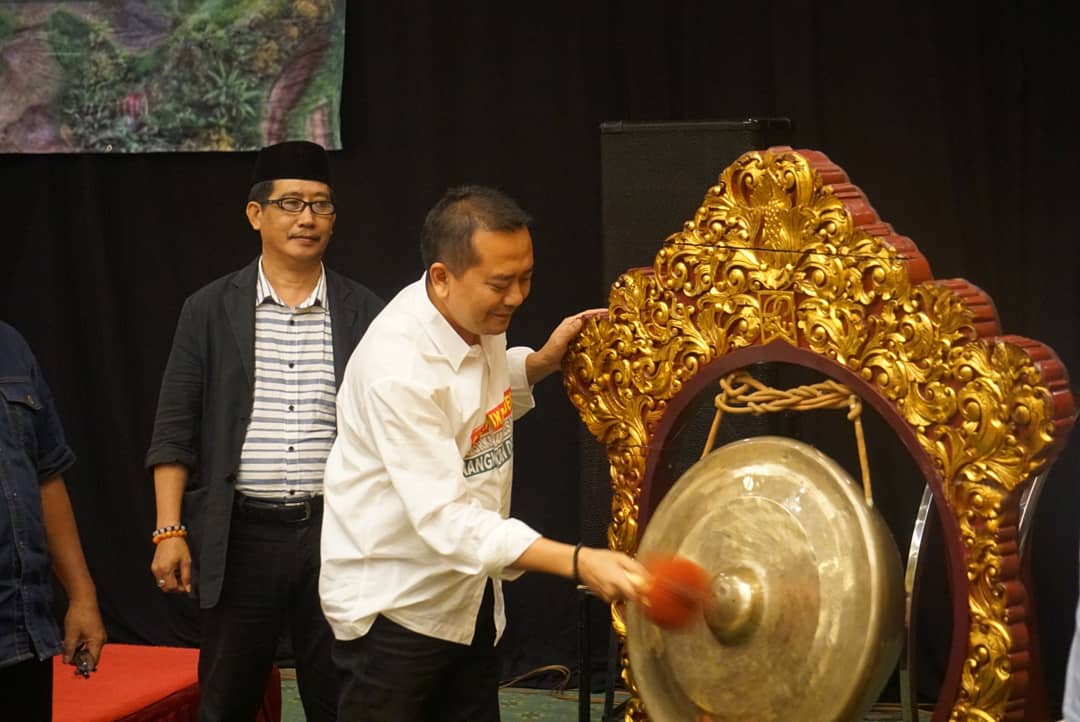 SyaifulHooda's tweet photo. Deklarasi Perkumpulan Tenaga Pendamping Desa Indonesia (PERTEPEDESIA).

Organisasi ini didirikan untuk menjamin profesionalitas Pendamping Desa dan didedikasikan untuk Gerakan Desa, Makmurkan Desa dan Menangkan Desa.

#desa #pendampingdesa #desamembangunindonesia https://t.co/vAYNnu3jbu