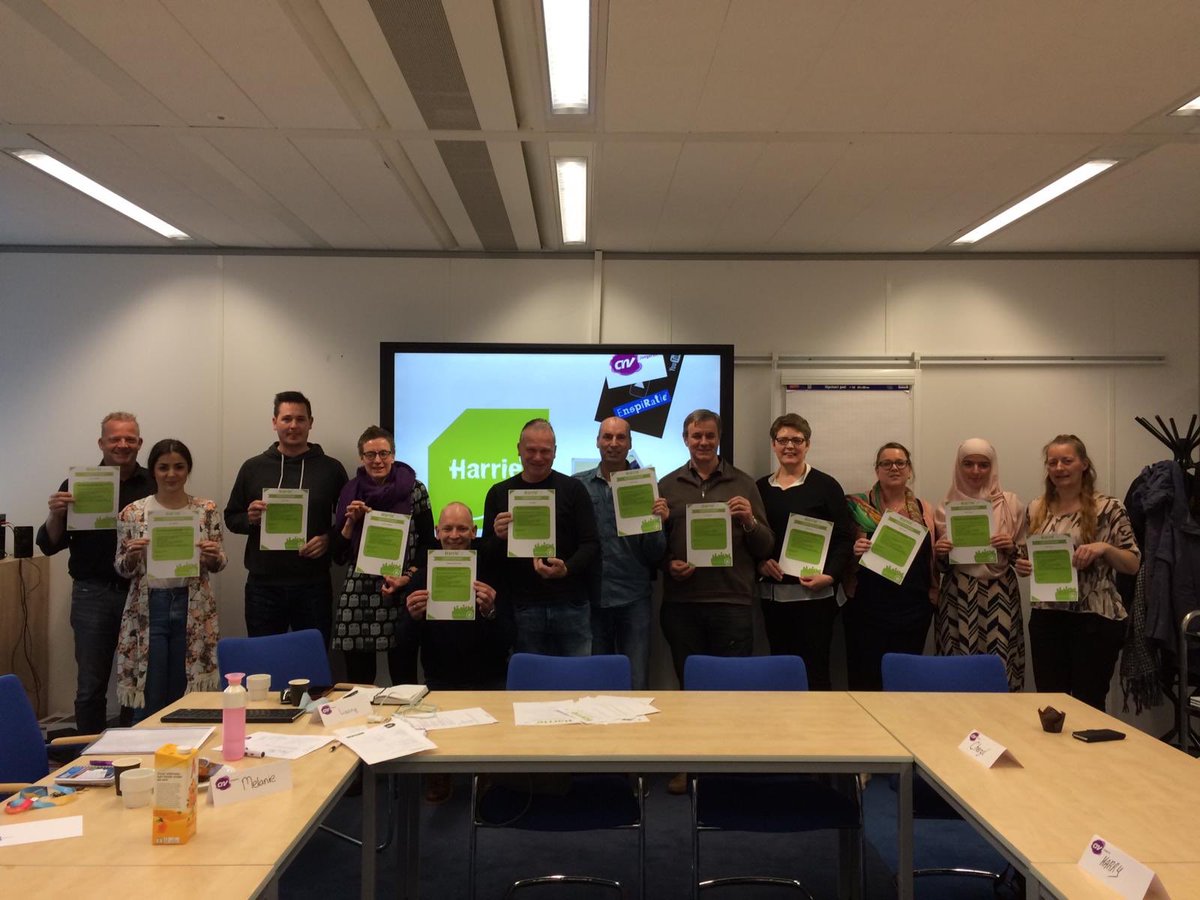 Inmiddels al meer dan 4000 getrainde Harries! Vandaag opnieuw 12 Harries die hun diploma in ontvangst mochten nemen tijdens de open inschrijving. #gefeliciteerd #ikbenharrie #cnvjongeren #enspiratie