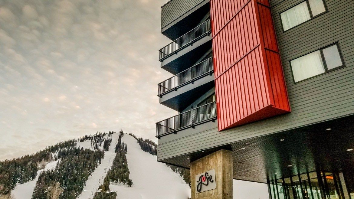 Globe_Guide's tweet photo. From hitting the slopes to luxe hotel stays, here’s how to have the ultimate getaway in Rossland, BC- https://t.co/nMKialgEOW 

#Travel | #Rosslander | #ExploreBC https://t.co/6HmddlVl0p