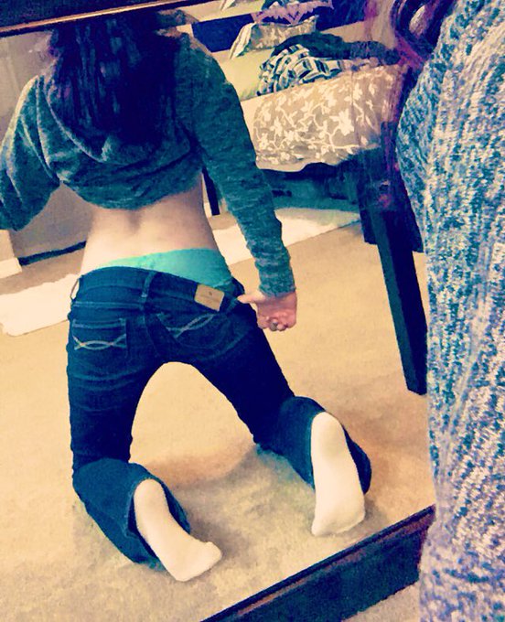 happy v day &hearts;️ gotta royal blue heart in my royal ass 😘 https://t.co/2wiVjVKu01<a href="/tag/thong"class="tags"><span>#thong</span></a><a href="/tag/bootypic"class="tags"><span>#bootypic</span></a>