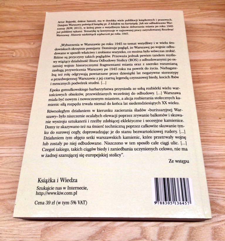 🚨 Do dziś wiele osób nie zdaje zobie sprawy ze skali zniszczeń Warszawy. Stolicę niszczono nie tylko w czasie wojny. Zmieniano biegi ulic, niszczono zabytki. Wiele budynków, które przetrwało wojnę rozebrano w następnych dekadach, bo nie pasowały do komunistycznej wizji miasta.