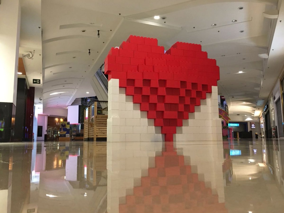 EverBlock's tweet photo. โค๏ธHappy Valentine's Day from #EverBlock!โค๏ธ
#valentinesday #valentine #happyvalentinesday #bemine #xoxo #love #hugs #hugsandkisses #romance #bigblocks #hearts #heart #8bit #jumboblocks #loversday #biglego #red #eventdesign #eventdecor #coolstuff #eventstructure #build #loveislove https://t.co/HbEwsUOkiF