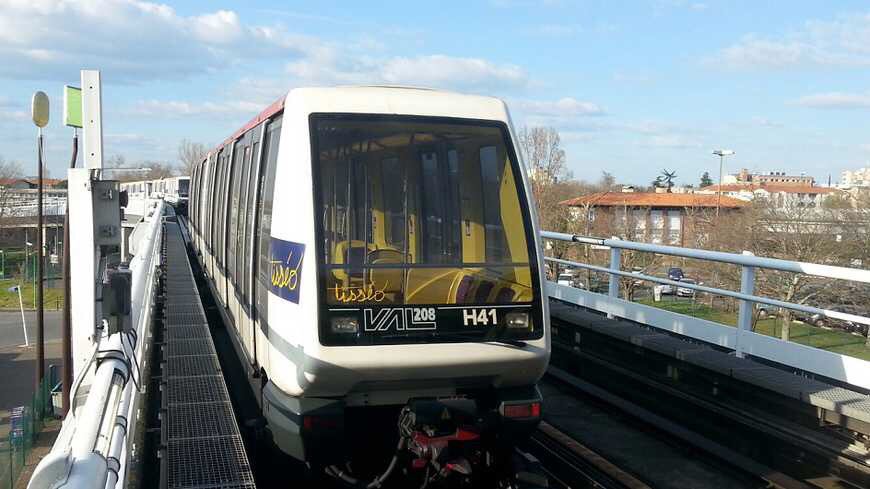 En #conseilTM je viens encore de demander la gratuité des transports le week-end en complément des gratuités dans les parking : nouveau refus : voulons nous aider @GroupIndigo_ ou les commerçants ? @ElusPSToulouse @PSTlseMetropole @RomainCujives @GVerniol @JoelCarreiras @PSoc31