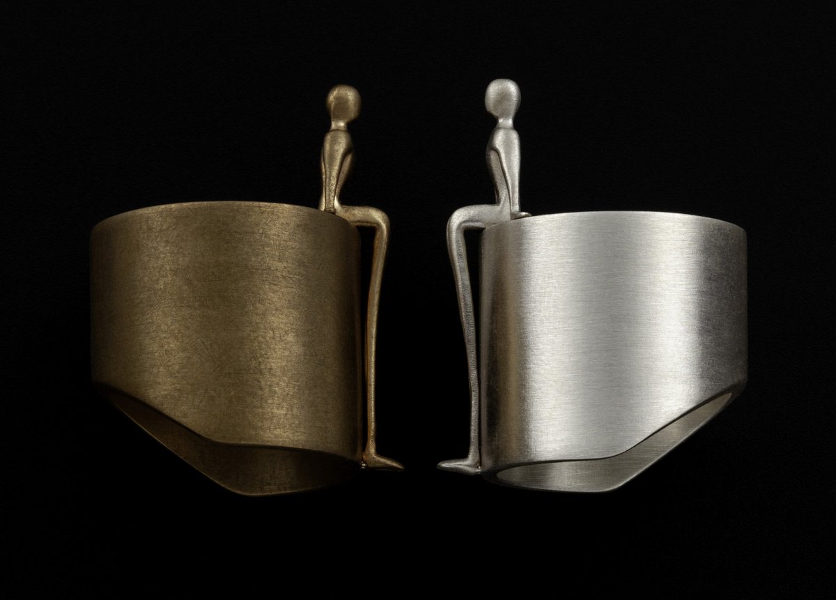 BabsGallery's tweet photo. “...and Stan together yet not too near together:
for the pillars of the temple stand apart...” (Gibran).

One whole ring for each of you is much better then the usual “half heart”💔... come and see ‘how deep is your love’ by @alex_pinna 
@BabsGallery 
#wearableart  #ValentinesDay https://t.co/0e8pKFvEiq