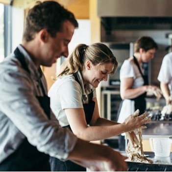 NCSG_UK's tweet photo. Stuck on romantic inspiration for today? A cookery class might be just the answer you’re looking for. What’s better than an evening of discovering new skills together. Follow the link below to find out our line up of best couples classes for this month. … https://t.co/ifWWt4q9hd https://t.co/Ez7S3lqvWK