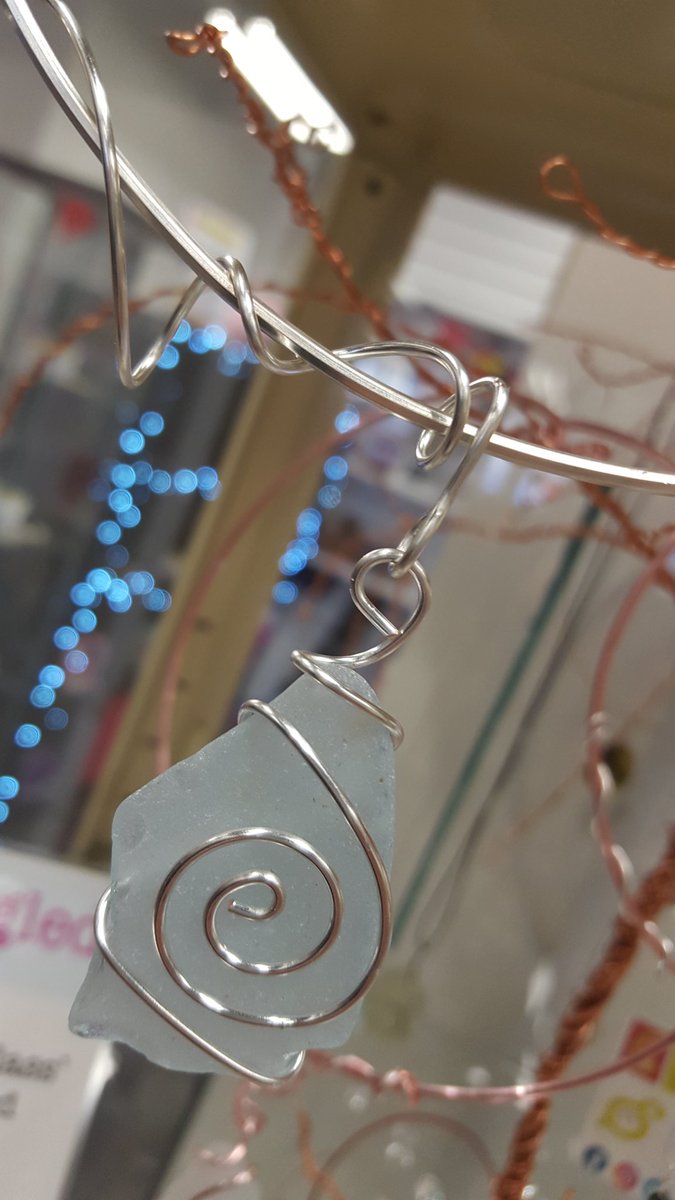 unicorn_magic68's tweet photo. Happy Valetines day 💞 I have a new range of #handsculpted #seaglass #necklaces available.  Sharing the love there is a 💖FREE HEART💖with every purchase made today @EntArcStockton xx https://t.co/BkR9GPkAog