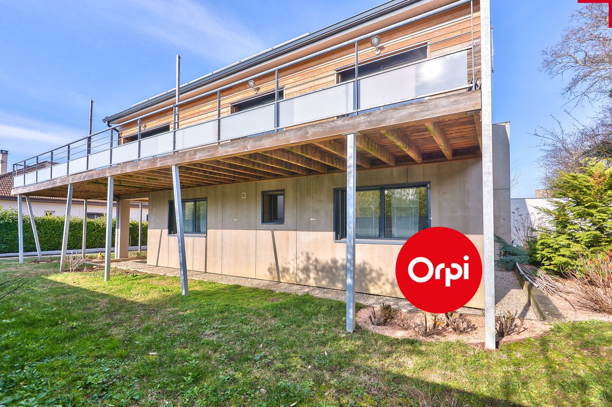 OrpiSaintPriest's tweet photo. [AVANT-PREMIÈRE] Bien exceptionnel #àvendre en #exclusivité chez #Orpi #SaintPriest ! Une #maison à ossature en #bois, construite en 2011, à l'allure chaleureuse et moderne, secteur #revaison limité #village et #hautsdefeuilly. 04 28 290 289. https://t.co/AsUNWAg5co