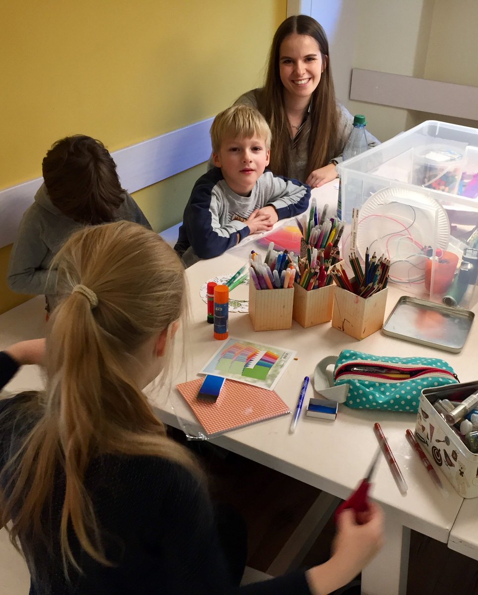 3m5_dd's tweet image. Wegen #Lehrerstreik heute alle Azubis in the house und Ersatzschule in der Küche - Arbeitgeber organisiert Betreuung der Mitarbeiter-#Schulkinder #webengineers