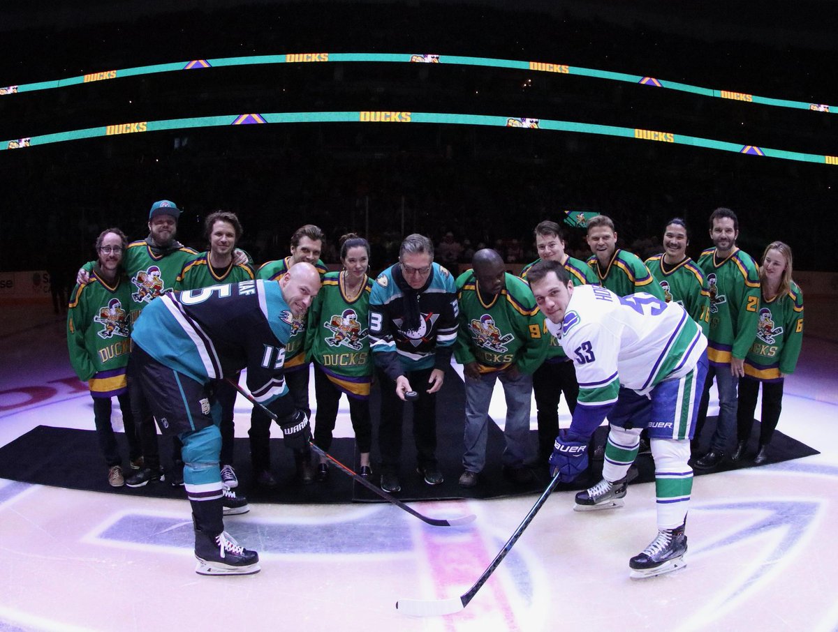 NHL's tweet photo. That's a Mighty looking group right there. 🦆 https://t.co/6LhXtwYZJX