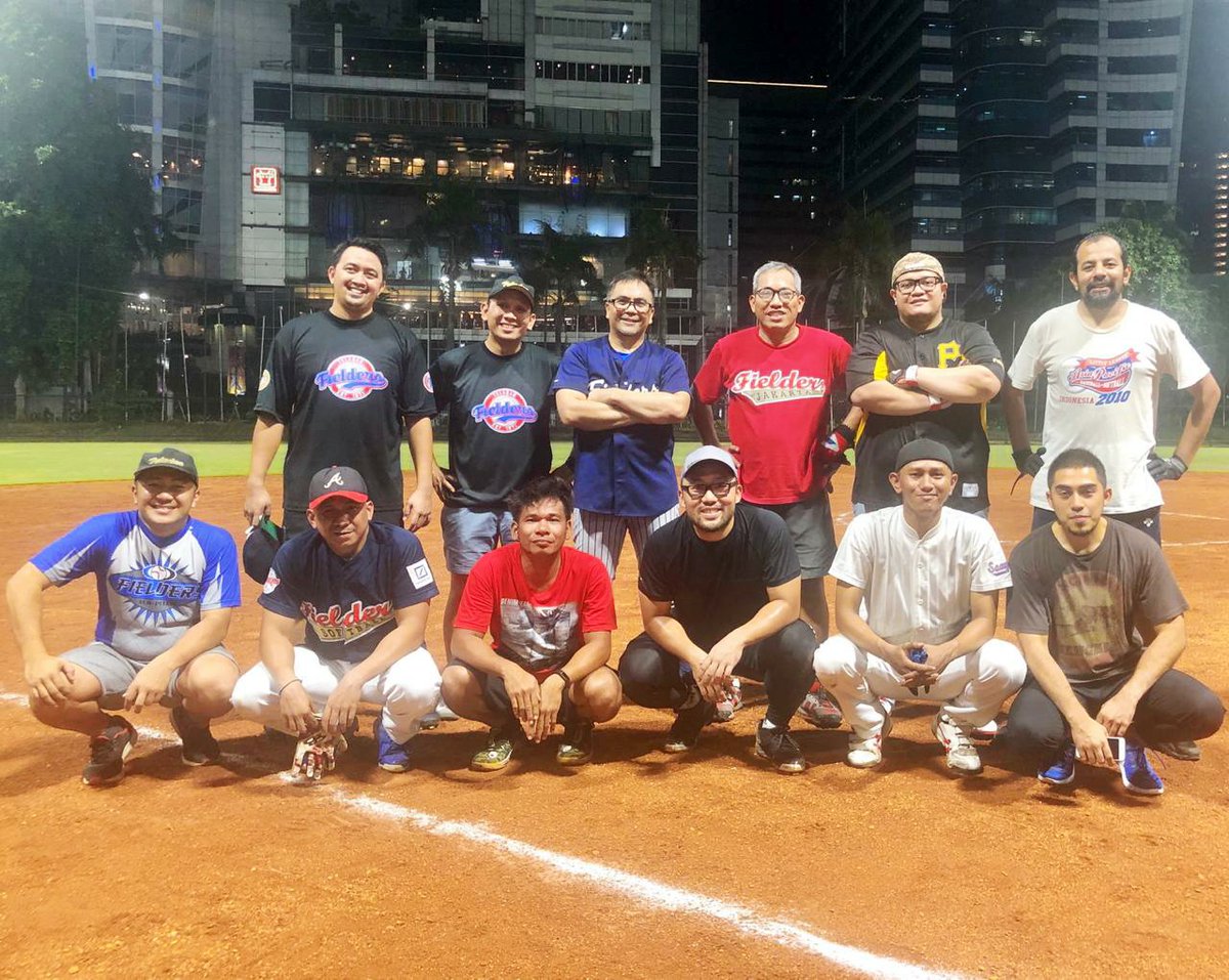 teladanjakarta's tweet photo. Spring season 2019 starts now!!!
...
#teladanjakarta #slopitch #teladan #baseballsoftball #fielders https://t.co/7JusoBlc34