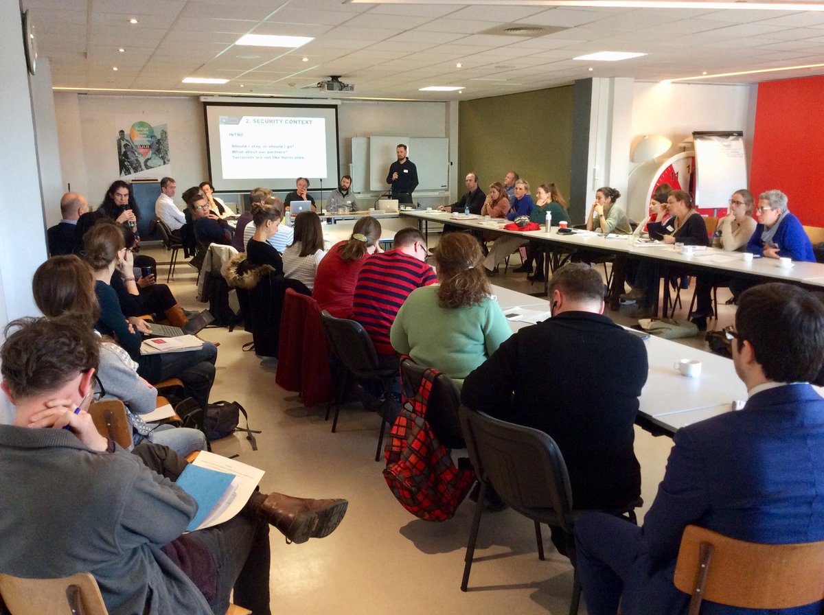 GRAPAX_BE's tweet photo. Séminaire ⁦@Gov4Dev_BE⁩ «Défis et opportunités pour la coopération non gouvernementale en contexte de fragilité», à l’initiative de ⁦@cncd111111⁩. Animé par ⁦@thomas_vervisch et Geoffroy Matagne⁩⁩#diffusiondelarecherche @ARESfwb_be⁩ ⁦⁦@VLIRUOS⁩ https://t.co/deSjxbN4zO