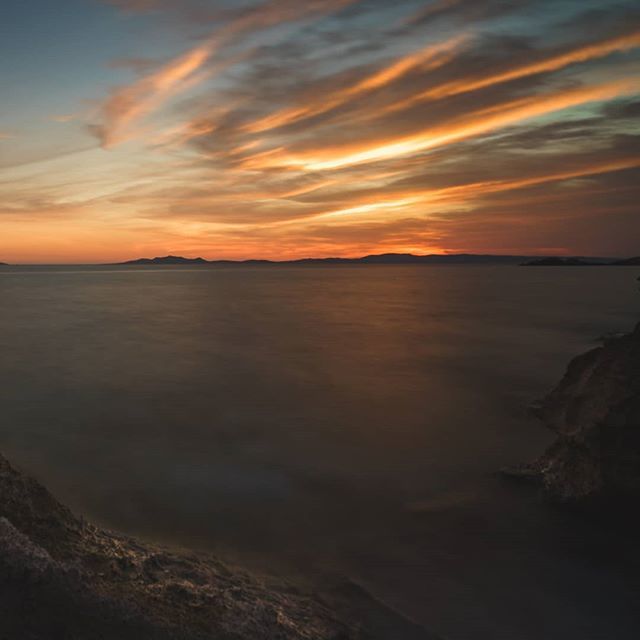 maurizioutlayer's tweet photo. --- ⏱️ 29 secondi --- 🔥 Visita il mio profilo per vedere altri scatti. 🔥 Follow me for next shots. 
#maurizioutlayer #sunset #cloudysky #skycolors #goldensky #sunsetpics #cloudsky #skyphotography #colorfulsky #eveningsky #sunsetting #explore_landsca… https://t.co/qW7OWvQqe8 https://t.co/LDz2kZkRQh