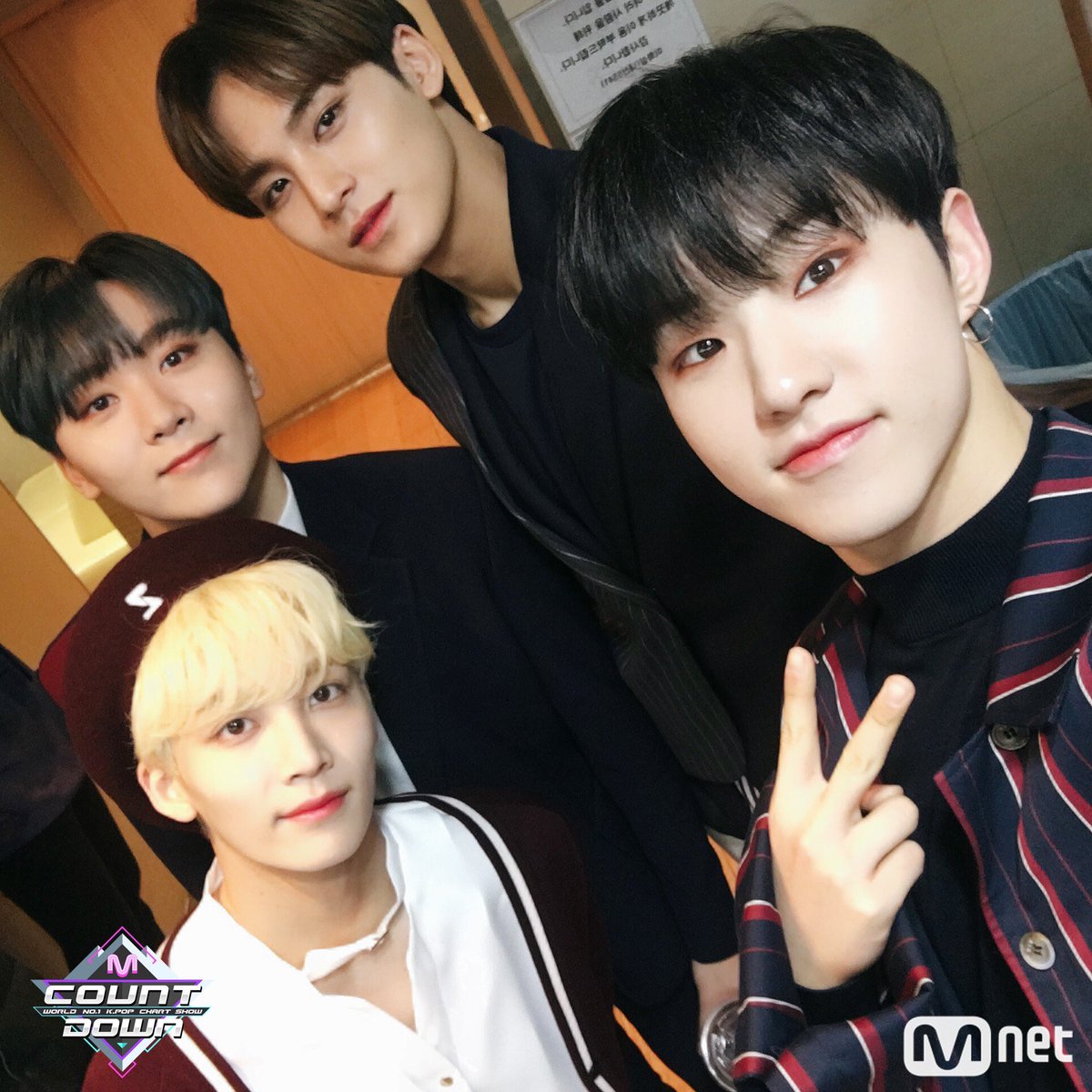 CARAT_CHILE's tweet photo. [IMG •  190214] #SEVENTEEN en el Twitter del programa 《M Countdown》.

#세븐틴⁠ ⁠⁠ ⁠#Home8thWin #HAPPYCARATDAY 
cr. MnetMcountdown https://t.co/kwAyFWBv6J