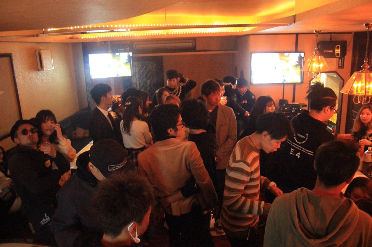 timbar_'s tweet photo. お世話になっております！
timbarです😊

先週の日曜日にちょっとした合コンイベントをさしていただきました🤗
お越し下さったお客様ありがとうございました😭

本日もオープンです！ https://t.co/086UTCcRBW