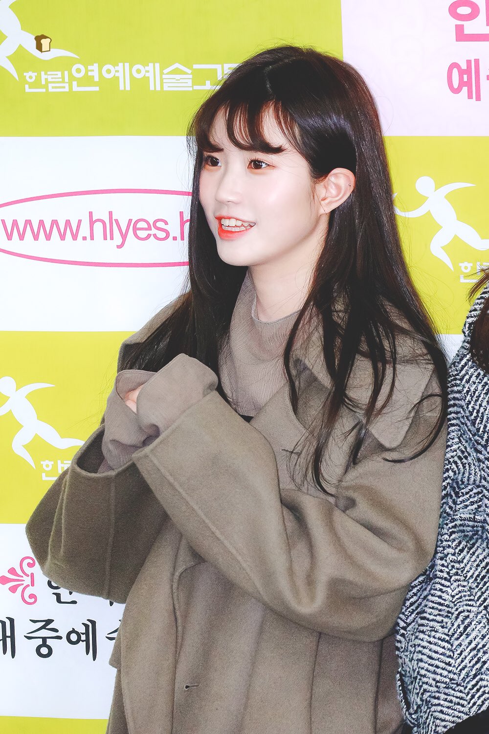 DzXOb5vU0AEcCFp.jpg:large