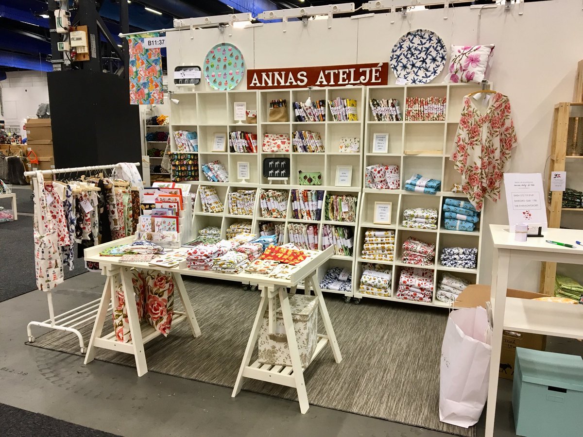 AnnaHedeklint's tweet photo. Snart dags för Sy- och hantverksmässan igen - äntligen! Öppnar imorgon kl 10.00, du hittar oss i monter B08:15. Varmt välkommen! https://t.co/Ltj9GIIOro
