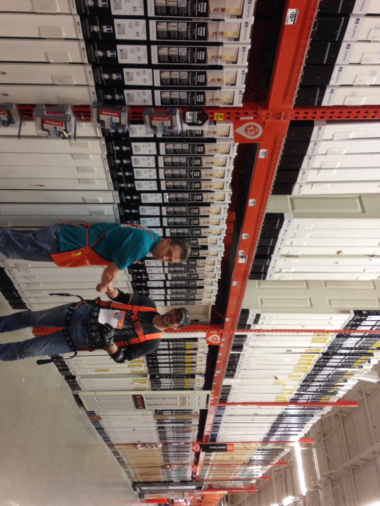 DaveSco09209801's tweet photo. I walk in this morning to find the interior door aisle looking grand opening day ready. Thank you Rick for packing down every door you could find, beautiful site.                         #EricRomandy #SteelCitySquad #Greenmachine #ThankyouThursday https://t.co/bTXjyk22Vl