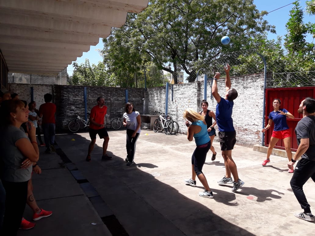 ciiecampana's tweet photo. Ayer en el CEF 90 de Campana comenzaron las acciones de capacitación de Educación Física con @EmilianoHOLGUIN @BaheDfc @baregion11 @VicZorraquin https://t.co/8pf2Qenb4A