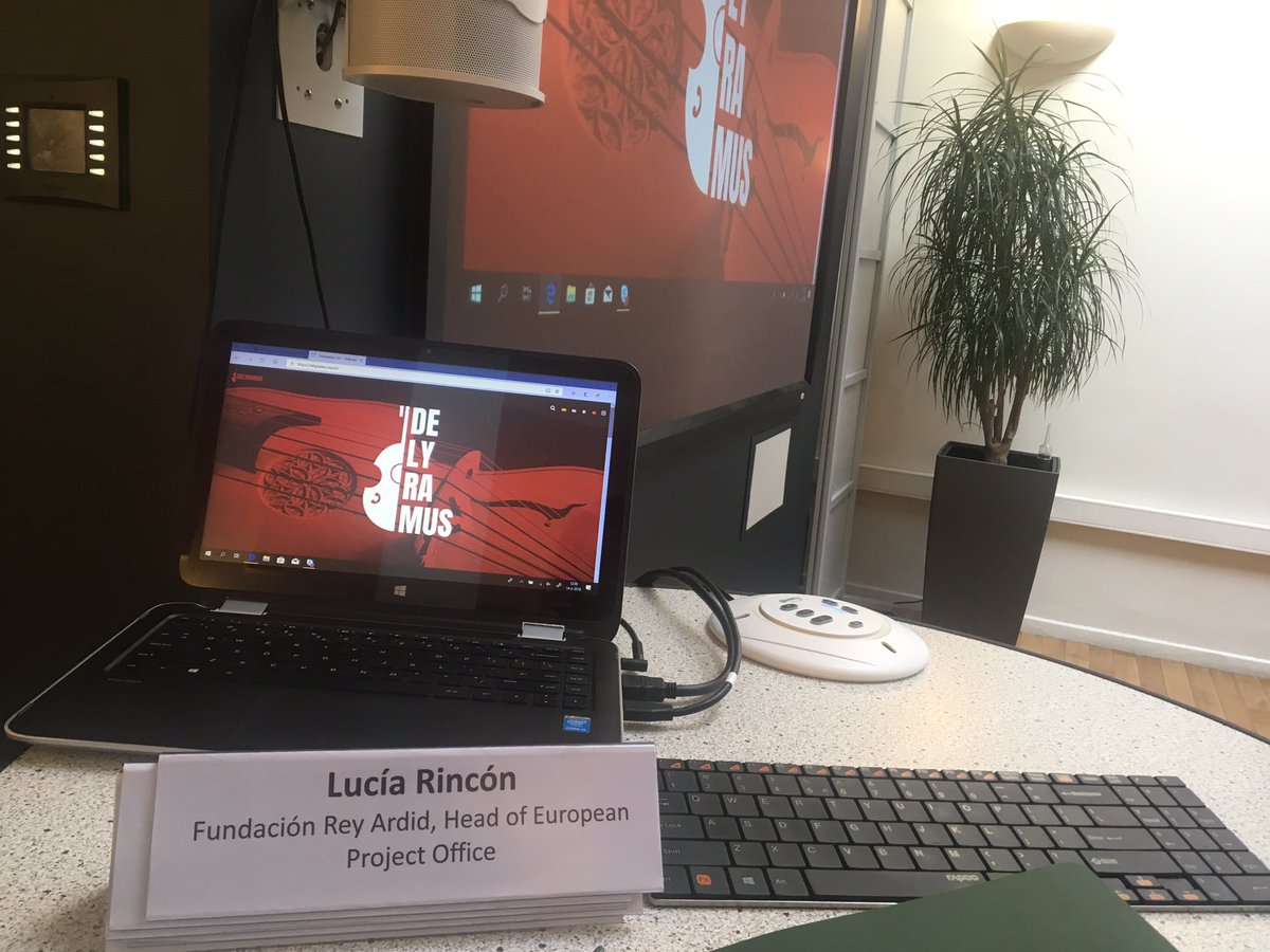 Lucía Rincón tweet media