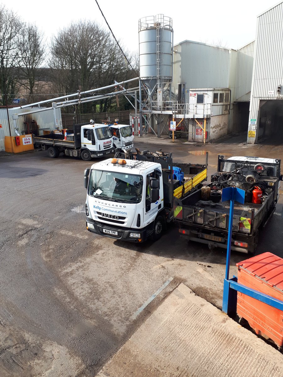 SimonRi03215513's tweet photo. Good to see Express Asphalt Luton absolutely packed full of customers yesterday. Plant Operatives did a great job of keeping customers happy and engaged and maintaining our high service levels. #expressasphalt https://t.co/zTzgTPzOPh