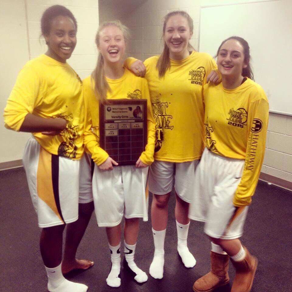 Favourite high school pic of Lainy and her true teammates! Closest team ever!#BlackKatsPride