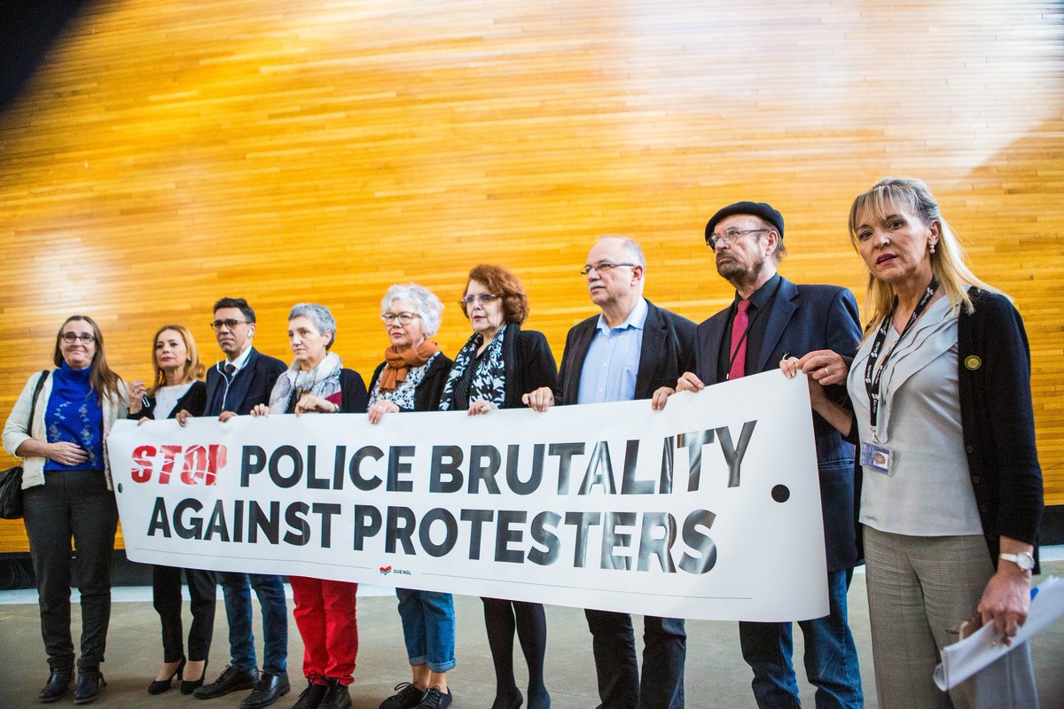 MEPs condemn excessive force on peaceful protesters across Europe in recent times which left several dead, thousands injured, many with life-changing injuries. However our call to ban the use of some weapons didn't pass 📰  👉guengl.eu/parliament-vot… #GiletJaunes #peacefulprotest
