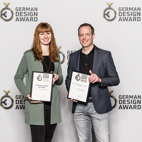 baurconsult's tweet photo. #PREISVERLEIHUNG - GERMAN DESIGN #AWARD 2019

#Stolz und voller Freunde konnten wir die #Auszeichnungen für unsere Projekte Dreiberg-Schule Knetzgau und Unterkunftsgebäude Bereitschaftspolizei Nürnberg entgegennehmen.
#BAURCONSULT #GDA #Architektur https://t.co/oPdXEbfsr6