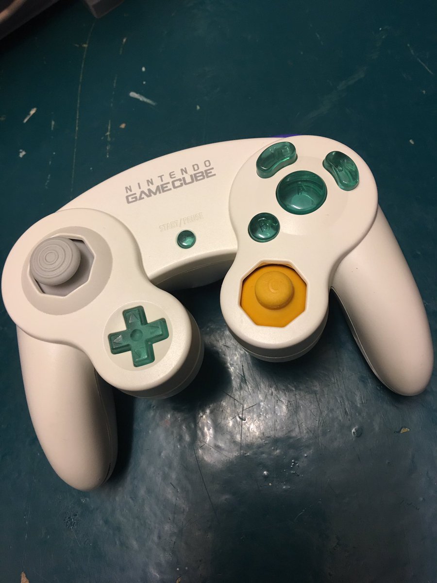 ASHMONEYCUSTOMS's tweet image. Acid purple buttons and paracord + turquoise buttons for @ThomasZulk
🇸🇪 💸 🇫🇷

If you're also interested in customizing your controller check out my booth at @PhoenixBlueGG #phoenixblue2