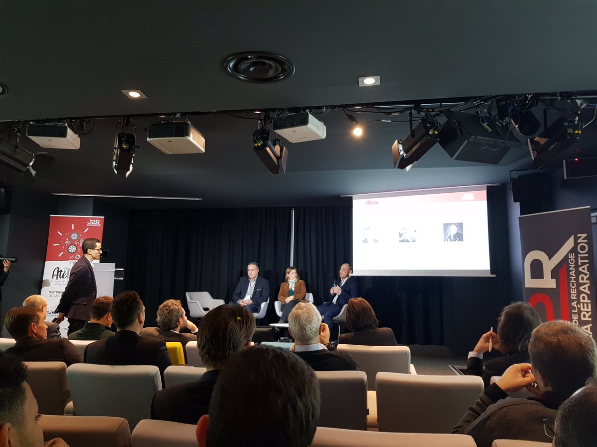 MDSCOM_AGENCY's tweet photo. La #teamMDSCOM à la première édition des ateliers du @J2R_Auto #distributeurs #réparateurs #rechangeauto #automotivepr #RPauto https://t.co/sh8mIMd7Rg