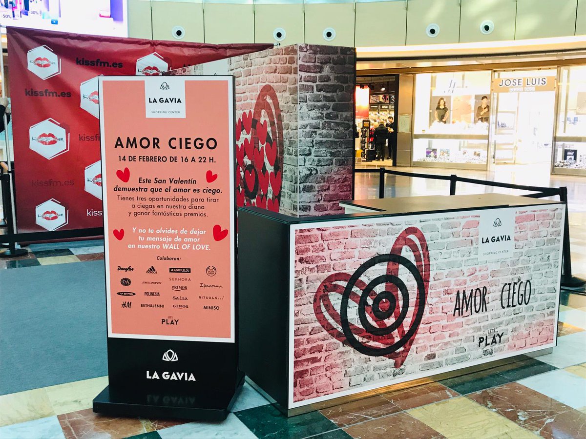 Juegos, música en directo 🎶 de <a href="/KISSFM_es/">KISS FM</a> y fantásticos 🎁 premios. ¡Pasa un día de San Valentín in love! ❤ Además, los 100 primeros con puntería 🎯 tendrán un sorpresón. 👉 bit.ly/Love__IsInTheA… #SanValentin2019