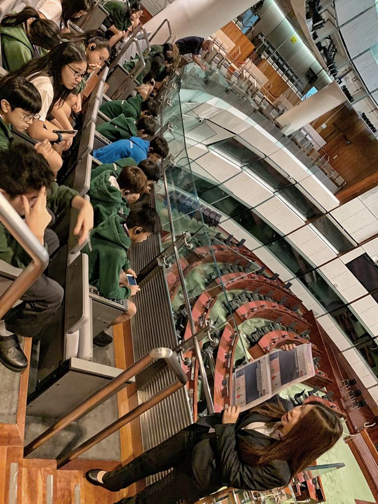 MrsSXN's tweet photo. Yr.9 InSoc.student on a tour around the Legislative Council of Hong Kong this week in conjunction with a previous unit of inquiry related to "Agents of Social Change". They were asking questions such as, how law making works in Hong Kong?
@ESF_SIS https://t.co/MDRkq2kQLi
