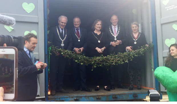 Burgemeesters openen pleisterplaats De Groene Afslag    -  laardercourant.nl/lees/127806/ti…