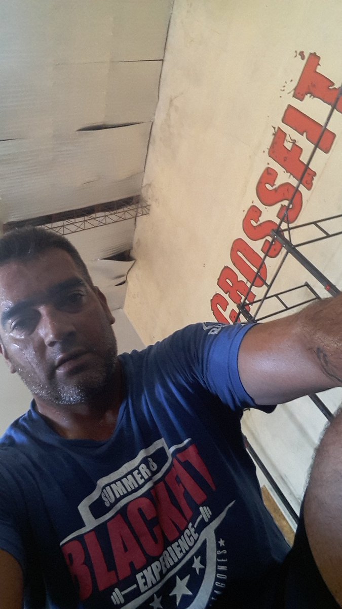 gustaricar2013's tweet photo. Y un día tenía que volver...🕗📋📟🏋🚒💪👏
Se entreno con los amigos de las 8 AM!
#Team8Am #CrossFit #CFSattor #Viedma #BuenJueves https://t.co/WbIQCwkNsP