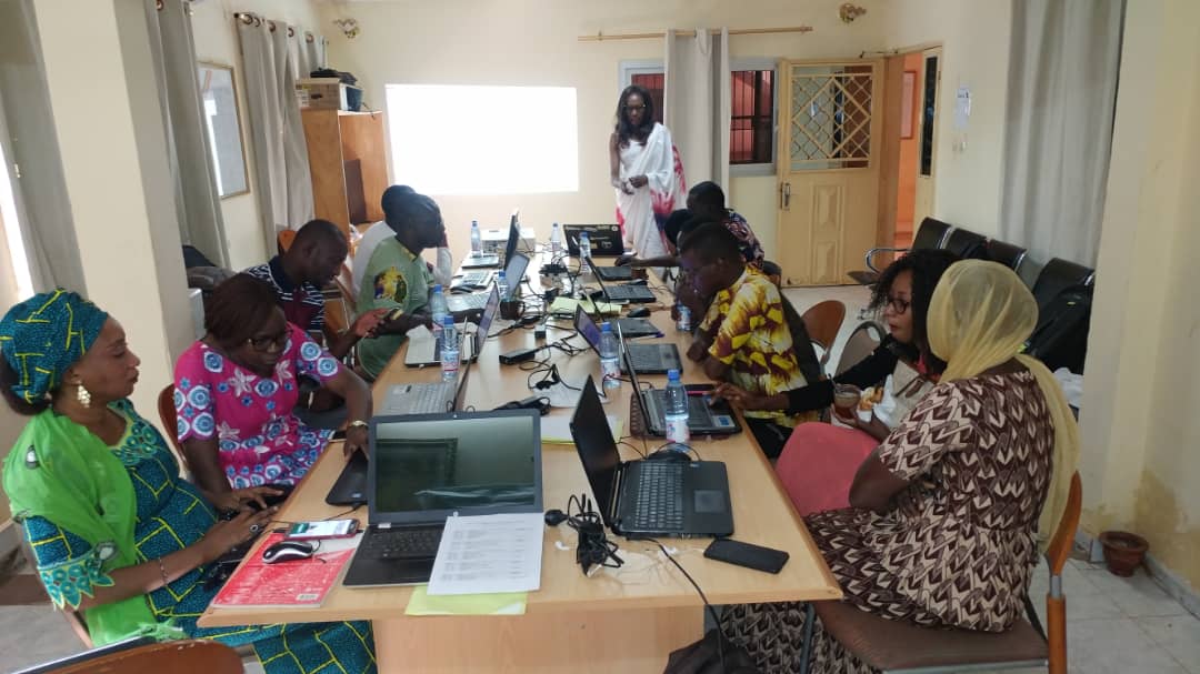 Honorable_Nath's tweet photo. |Jour4 de la Formation #OSM & #SIG Map4Ml |
Les participants apprennent à extraire de la données #OpenStreetMap à l'aide de l'outil #HOTExport.
https://t.co/IZNp3QMba7
@hotosm @OSM_Mali @DaTa_TICS
#Map4Mali https://t.co/hko5tFQQUE