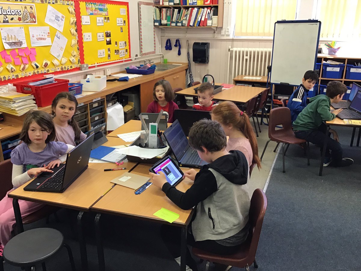 ClaphamTerrace1's tweet image. Times tables club in full flow @TTRockStars #makemathsfun #rocklegend