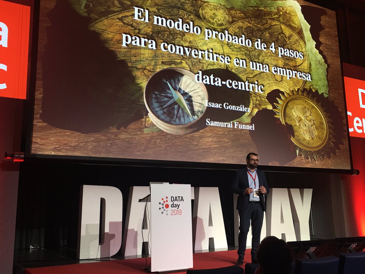 mromerob71's tweet photo. Ansiosa por escuchar a @IsaacGonzalez en su ponencia del #DataDay2019 Y quiero su libro ya!!! https://t.co/pigZ21FXZy
