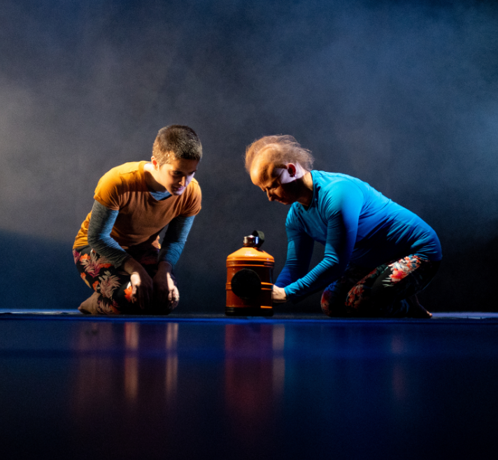 ClwydTweets's tweet image. See #FlightPaths here this weekend, Friday 15 &amp;amp; Saturday 16 Feb!
by the amazing @extantltd &amp;amp; @yellowearthuk

Book: bit.ly/2GtzOLU

"satirical and moving; thought-provoking and exciting, this production is multi-cultural, multi-sensory and multi-layered." - @DACymru