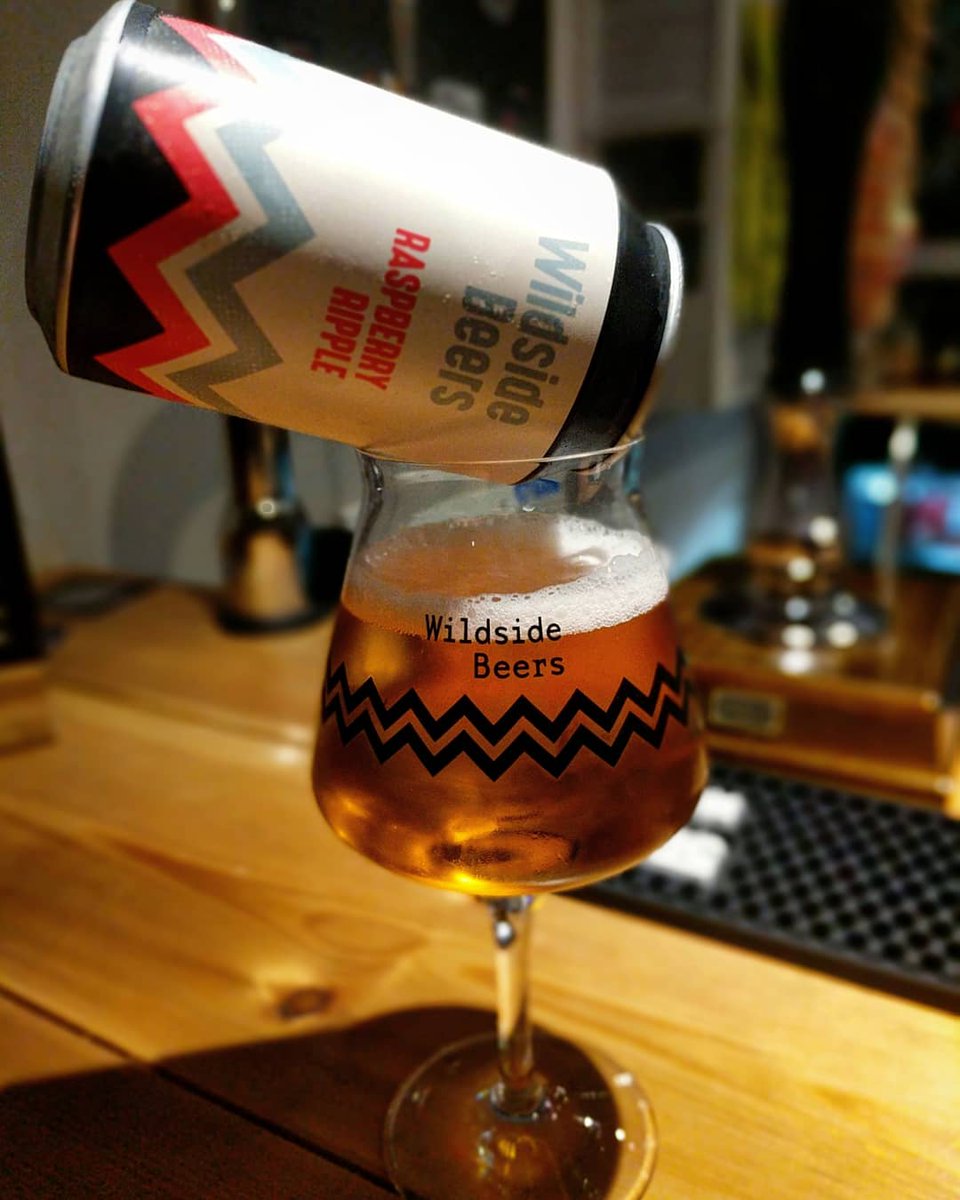 *GLUTEN FREE KLAXON*
This was a big favourite of ours during <a href="/MancBeerFest/">Manchester Beer & Cider Festival</a>.
(That's when I saw her, ooh, I saw her...)
Here's <a href="/WildsideBeers/">Wildside Beers</a> Raspberry Ripple, straight out of the fridge.
I think I love her. 💗