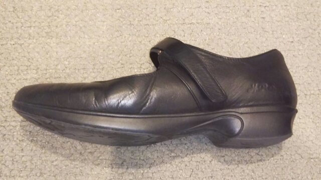 Kutoo パンプス着用強制は苦痛 女性たちが声をあげる それに対し