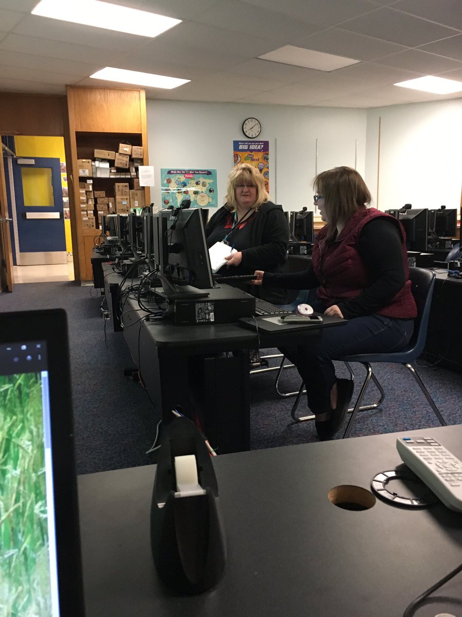 TonyJAmbrose's tweet image. TECHfast is served! This morning before school some brave @Northwoodhilton teachers had a TECHfast combo platter by exploring @wakelet and computer lab resources. Successful start to the #TECHfast program!