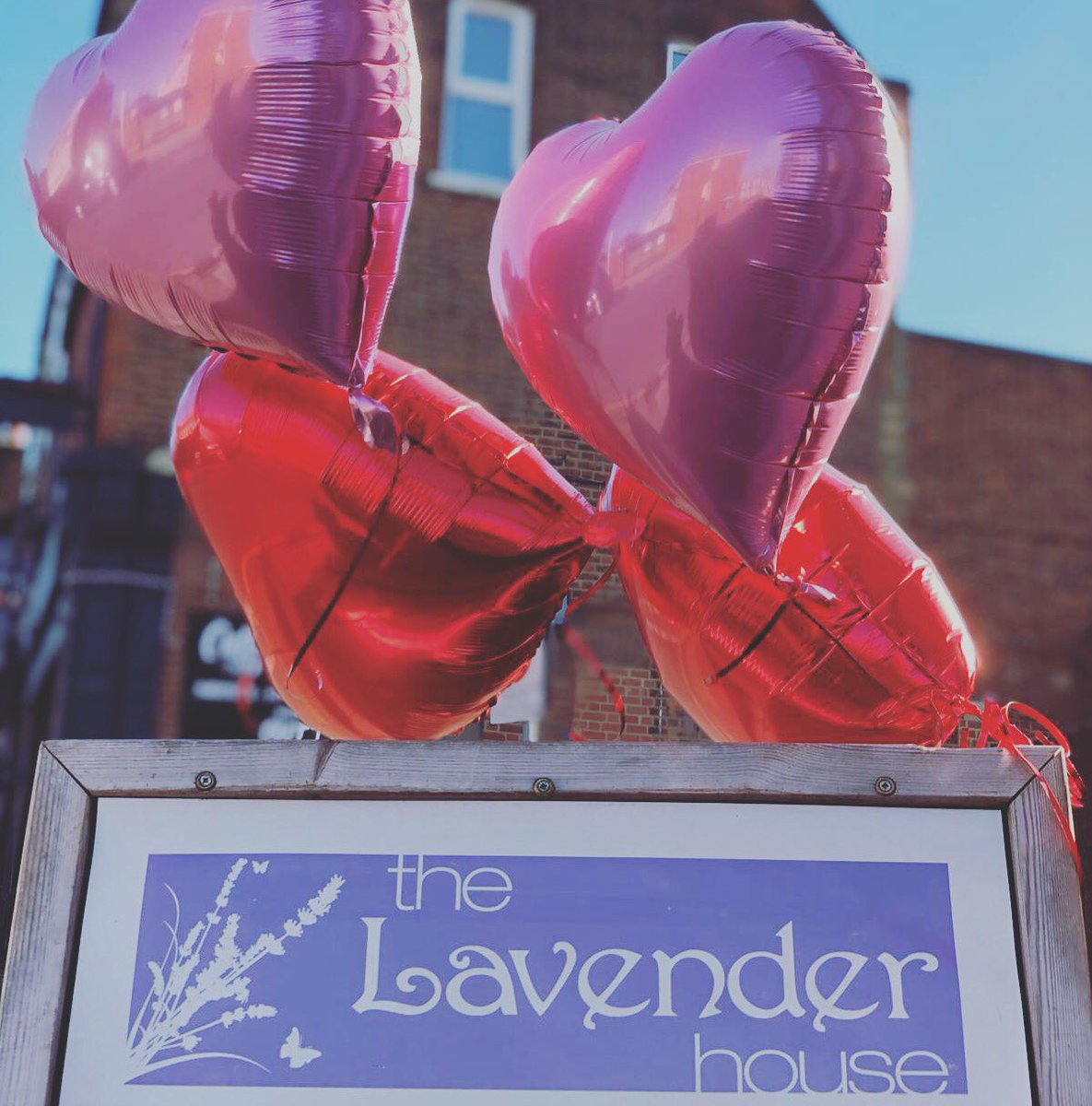 💕 Happy Valentine’s Day to all of our lovely customers! 💕 We love each &amp; every one of you. There are lots of Valentines treats available in the cafe until Sunday. X #valentinesday #cafe #bromley #coffeeshop #balloons #hearts #coffee #afternoontea #cake @sundridgeparkvillage