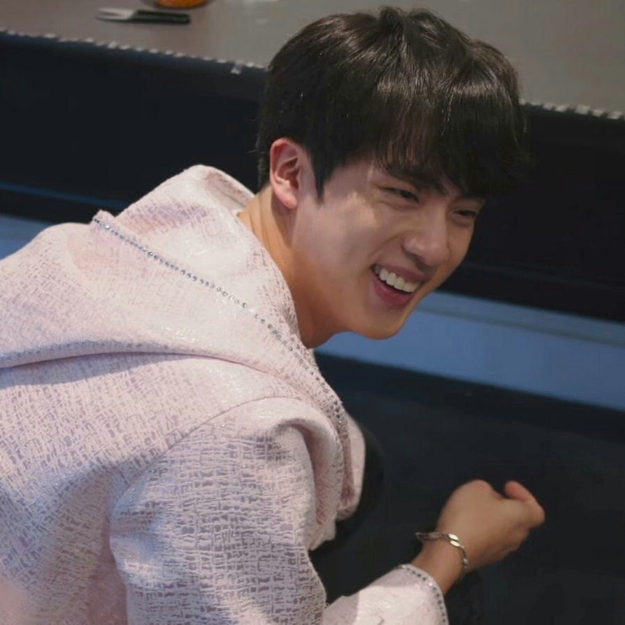 JIN.💣 tweet media