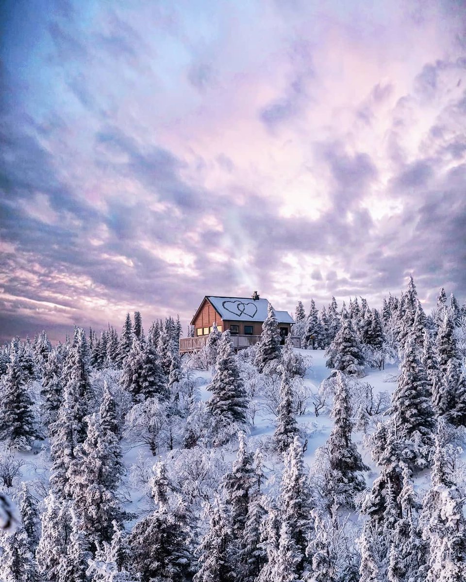 ExploreCanada's tweet photo. Thank you for sharing your love for Canada day in and day out with us. Our community is what makes the heart of #ExploreCanada beat. Happy #ValentinesDay from our ❤️ to yours!
📷: manucoveney via Instagram 📍: Mont-Valin, @TourismQuebec https://t.co/TOUY9P6tSC