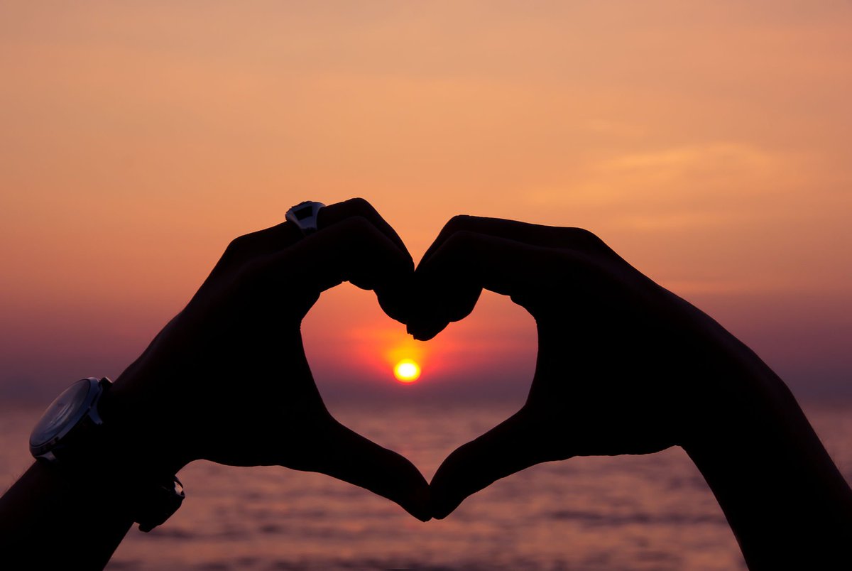 SelectYachts's tweet image. Happy Valentines Day to you and yours truly!