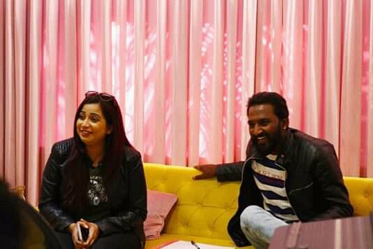 nimasha4sg's tweet photo. *RECORDING DIARIES SET 01*
The queen of melody @shreyaghoshal
during her latest Marathi song #ManMaze recording sessions. A beautiful duet with our fav #SonuNigam. If you didn't listen yet here you go .Movie :Dhumas 
https://t.co/Be5JfKOijz https://t.co/PoNN7D9nBV