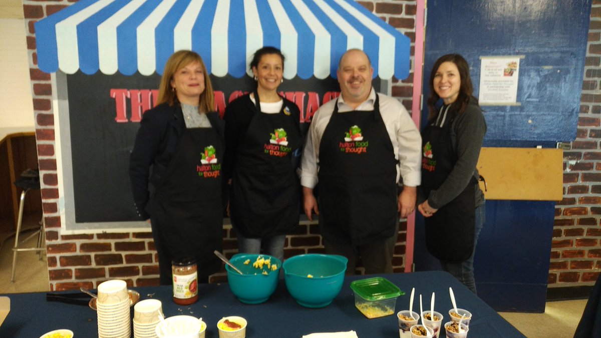 Mike_Cluett's tweet photo. Had a great time at @MDHighSchool for #Feeduary this morning. Thanks to everyone who came out this morning. @HaltonFFT Special shout out to @COBSBread #MiltonON as the cinnamon raisin bread was another hit! https://t.co/74IxlW9u9V @HaltonDairy https://t.co/HRf4eYTw4e