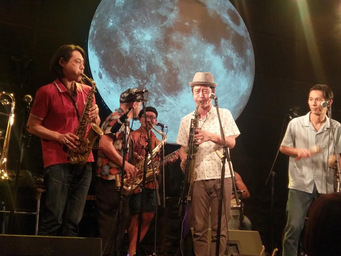 akubilinda's tweet photo. RonConMusica@池袋KINGRUM今月はCentral/真心ブラザースのサックス首藤晃志さん登場です!どうしたらあんな素敵な曲ができるのか、美味しいラム飲みながら根掘り葉掘り聞いてみましょ!2019/2/19(火)Start20~MC¥2,000w1d #首藤晃志 #Central #真心ブラザース #KINGRUM
#サックスたまに弾き語り https://t.co/vbNyR2njT6