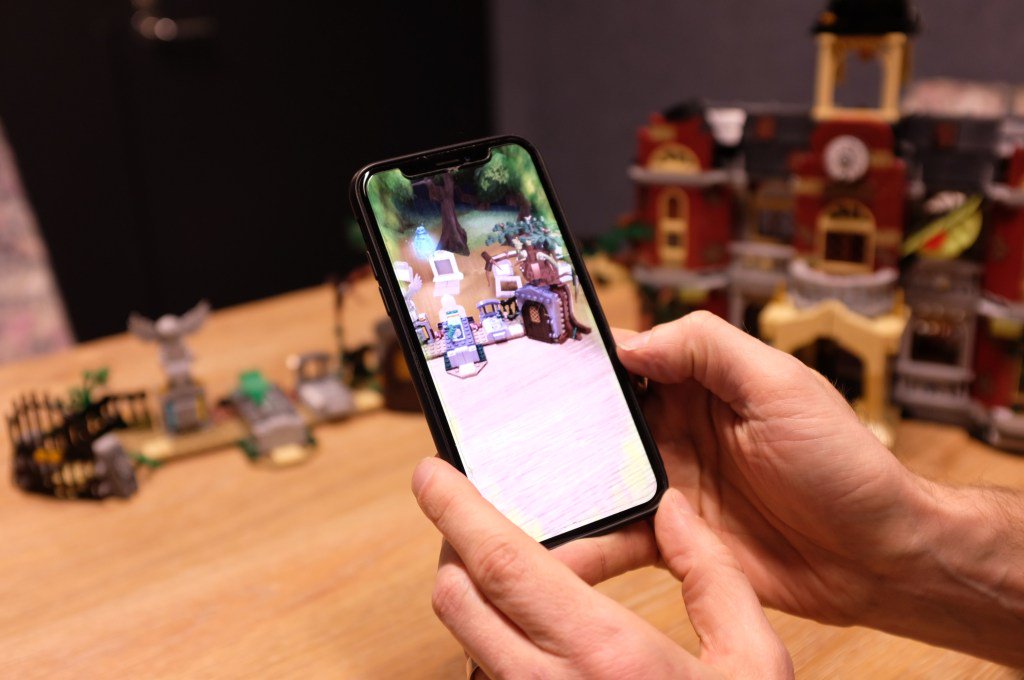 TechCrunch's tweet photo. LEGO launches eight AR-focused sets https://t.co/a0lSFar38B by @bheater https://t.co/Y5ifZfX6Yl