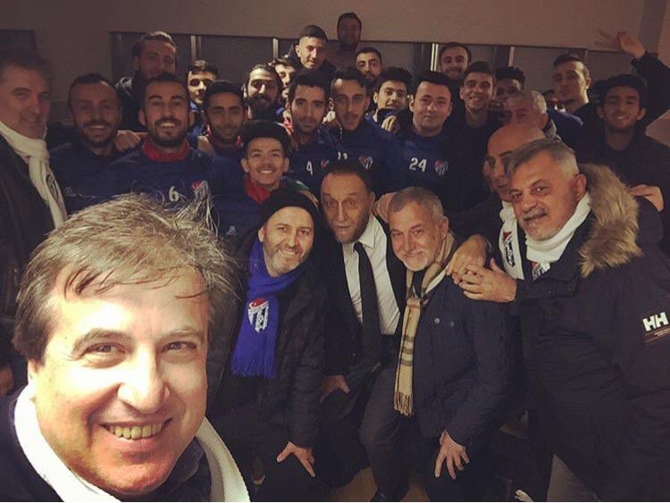 BiggDJackXx's tweet photo. Ligin son maçında bir nevi play-off oynamamızın en büyük sebebi olan kutardığım penaltının dakikası, sezonu özetleyen ve takım arkadaşlarıma da hediye edilen DVD’ye başlık olarak verilmiş. Bunun için Bora Erdal abime ve bütün @Yucespor yönetimine teşekkür ederim. https://t.co/9leR7GhicP