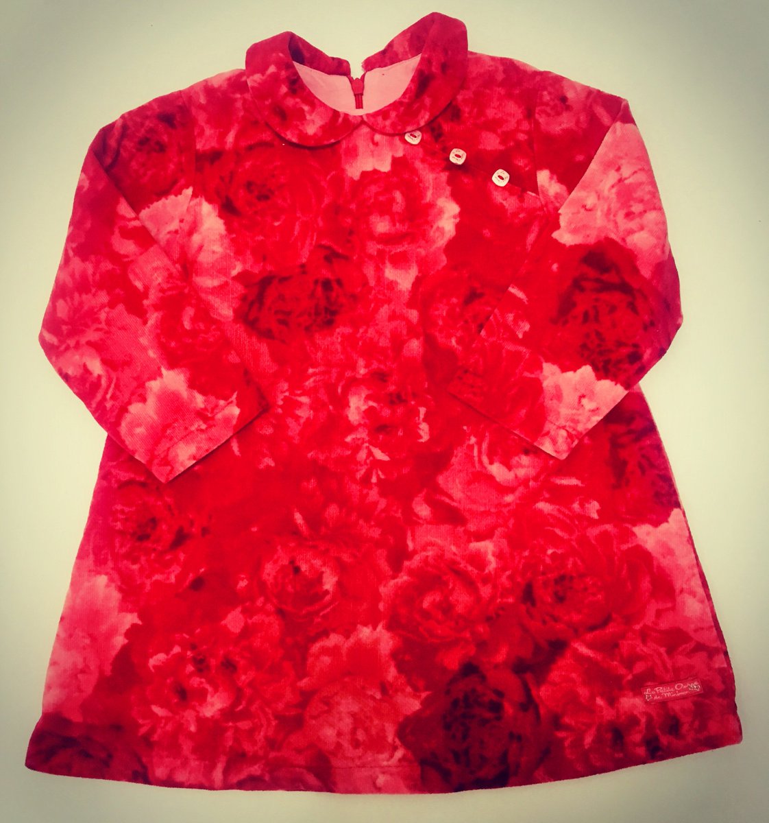 Roses are red 🌹 🌹 
Violets are blue,
Love a beautiful outfit 
And love the planet too!🌎 ♻️ 💕  

#happyvalentinesday #thesecretgardenbedford #onlytheverybest #childrensprelovedclothing